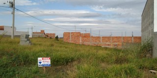 Terreno em avenida.