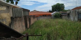 Terreno em bairro aberto.