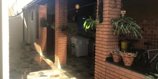 Vende casa  bairro santa josefa - próximo ao fórum