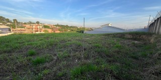 Terreno em condomínio fechado.