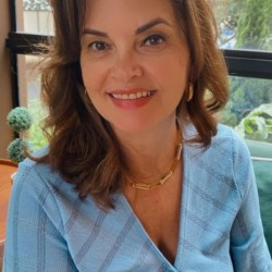 Luciana Franco de Oliveira Coghi - CRECI: 112022-F