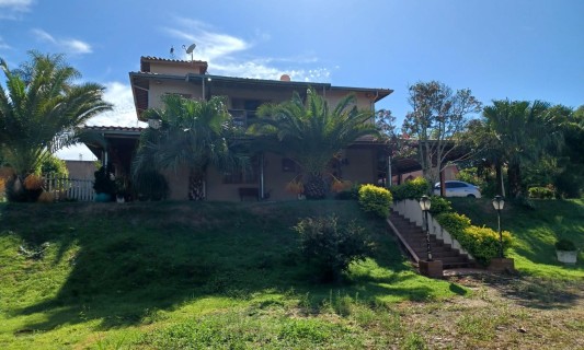 Vende Ou Permuta ótima Chácara Medindo 4.300 Mts