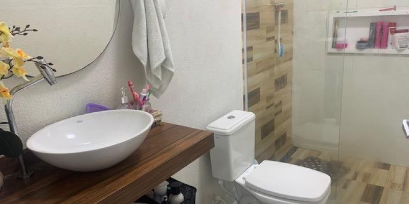 Casa térrea com tres dormitorios sendo um suíte - Foto 5