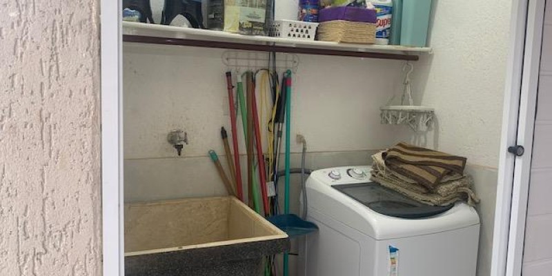 Casa térrea com tres dormitorios sendo um suíte - Foto 12